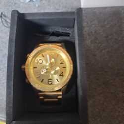 Boxed Nixon 5130