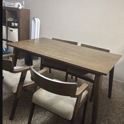 Dinning Table 