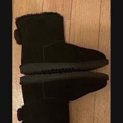 Size 5 Authentic Uggs