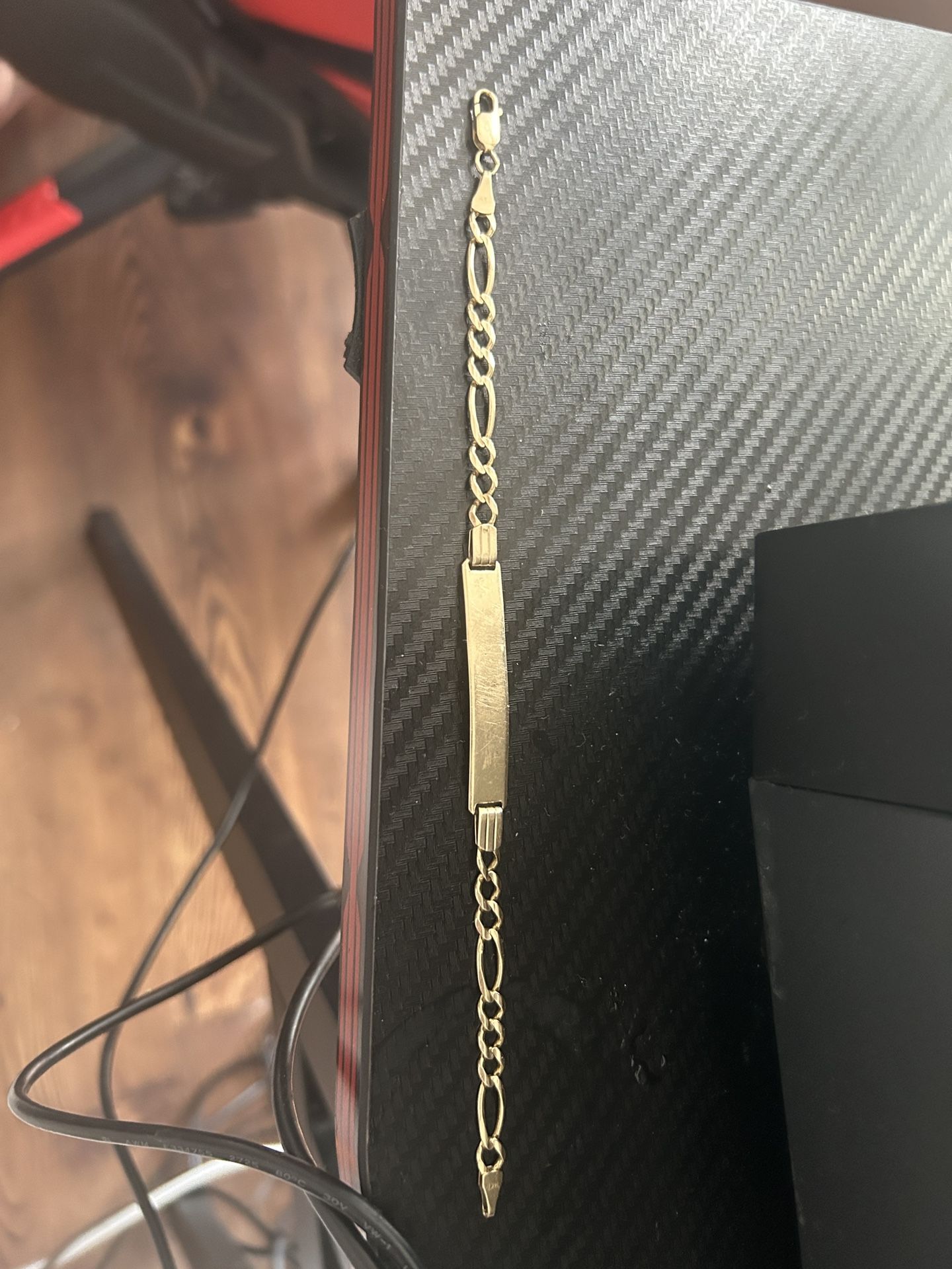 Gold Bracelet/Esclava