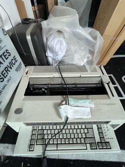 WHEELWRITER ELECTRONIC TYPEWRITER