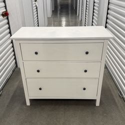 IKEA HEMNES WHITE LARGE 3-DRAWER DRESSER CHEST IN NEW CONDITION DELIVERY AVAILABLE