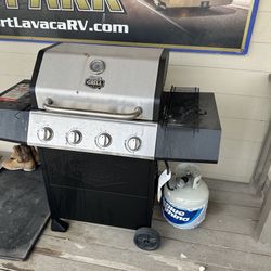 Propane Grill, USED ONLY 6 Times