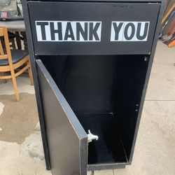 Commercial Trash Can 