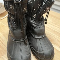 Big Girls Snow Boots, Size 2