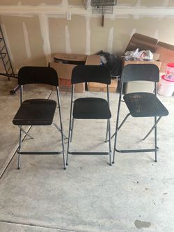 Set of bar stools