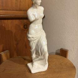 Statue  Of Venus De Milo