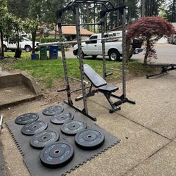 Squat Cage w/ Bumper Plates 