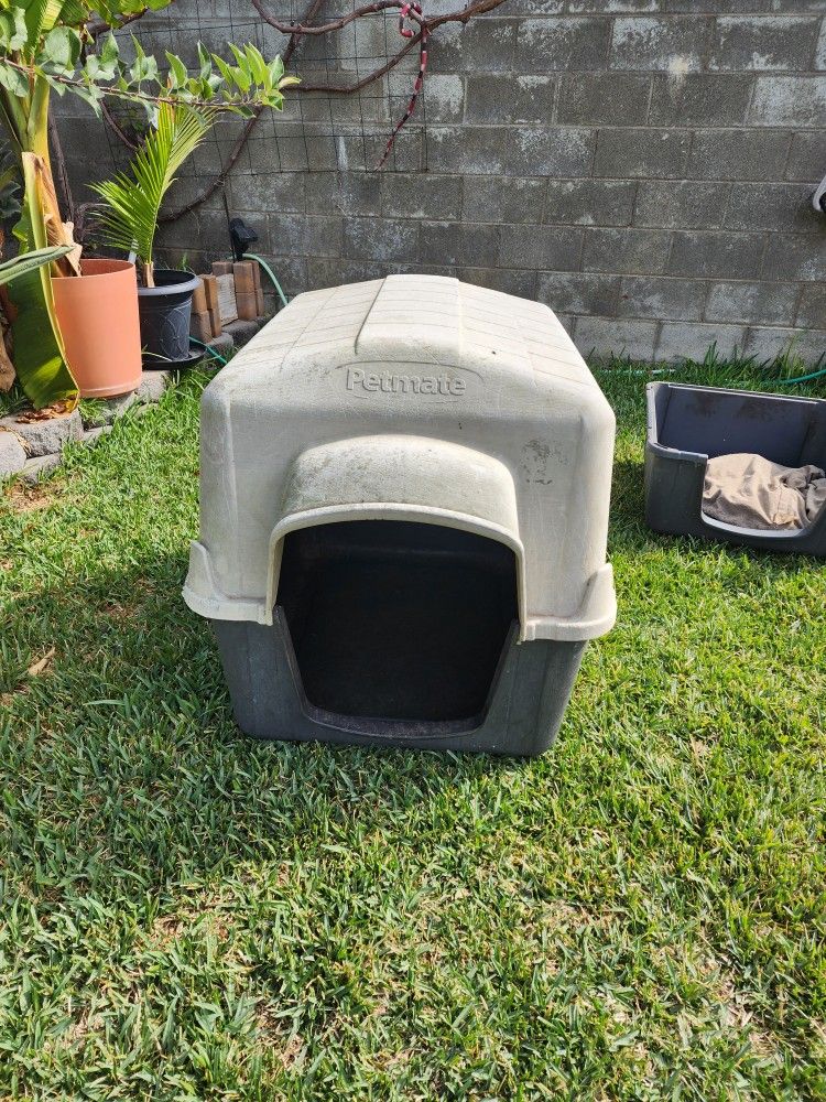 Petmate Dog House Large