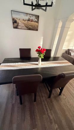 Dining table set