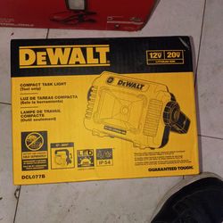 DeWalt compact task light
