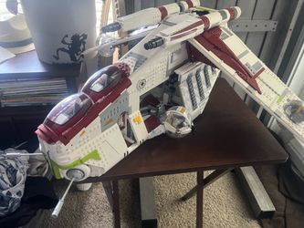 LEGO UCS Gunship - no minifigures