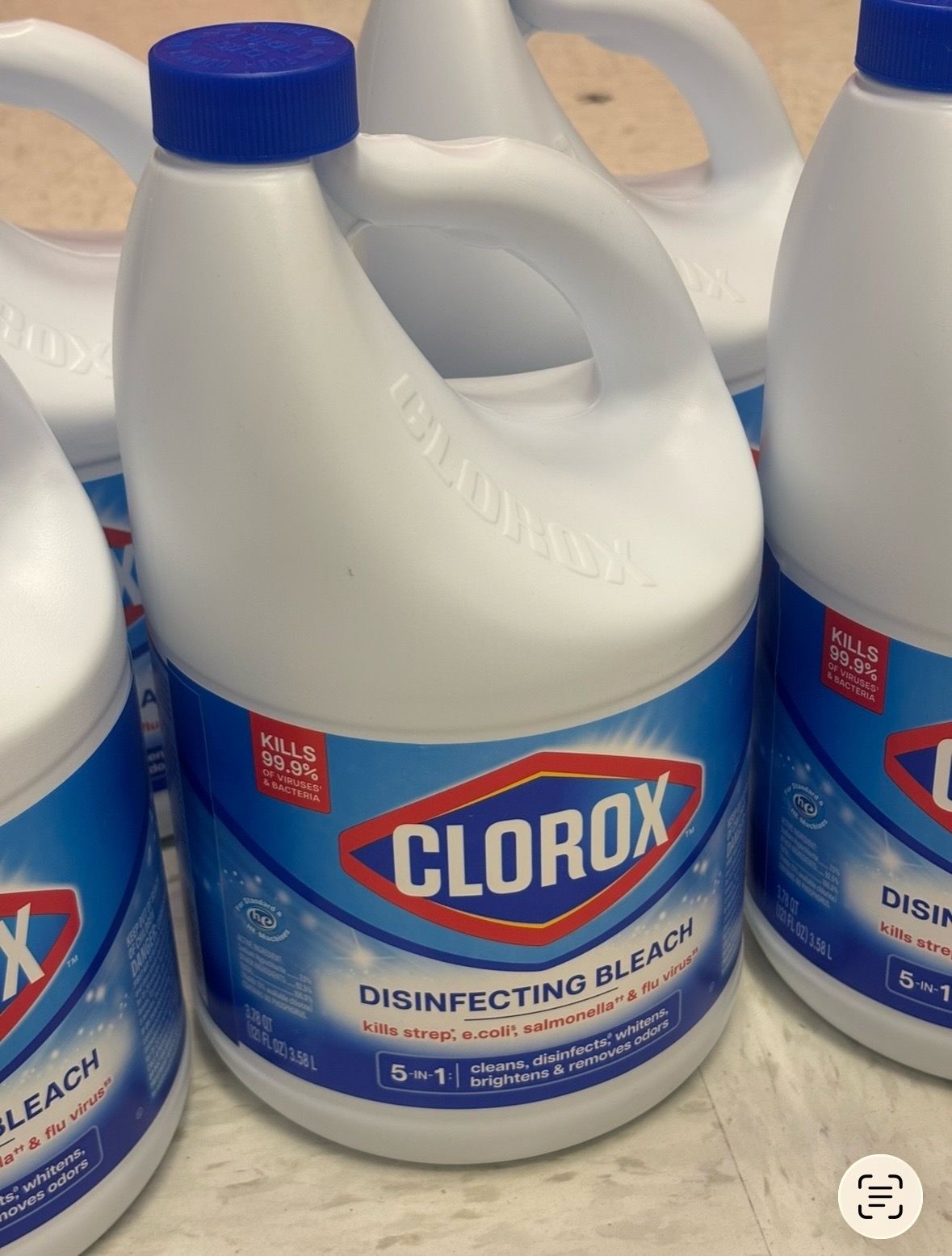 Clorox $8 cada uno - $8 each
