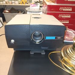 Sawyers Vintage Rotomatic 747 Aq Automatic Focus Projector