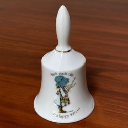 Vintage Collectible 1976 Holly Hobbie Porcelain Bell Start Each Day In A Happy Way Made In Japan