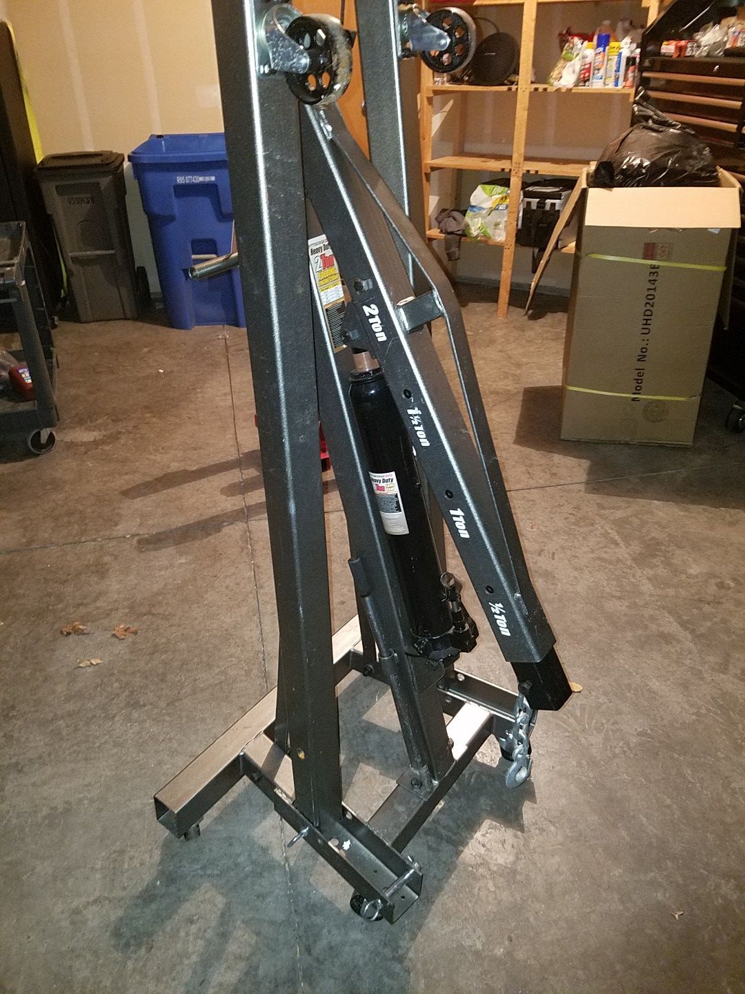 Harbor freight engine hoist