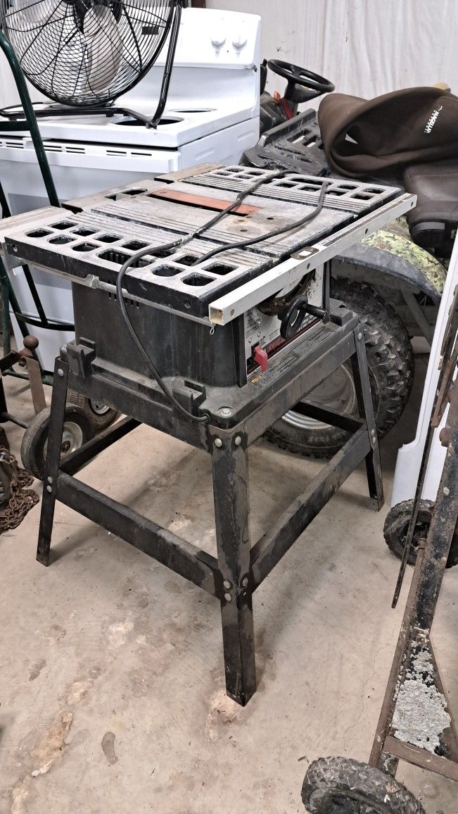Skillz Table  Saw