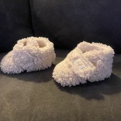 Infant Size 0/1  Ugg  Booties 