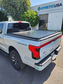 SyneticUSA Hard Aluminum Off-Road Pro Manual Retractable Tonneau Cover For 2004-2027 Ford F150 5.5ft Short Bed