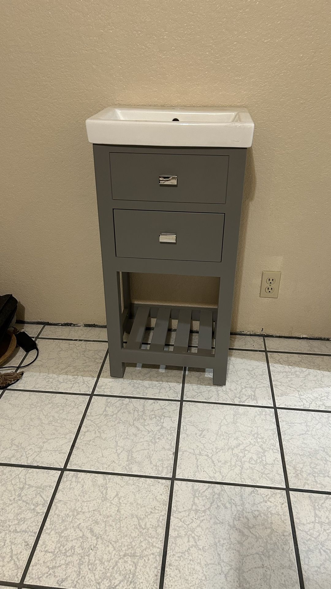 NEVER USED BRAND NEW RESTROOM SINK