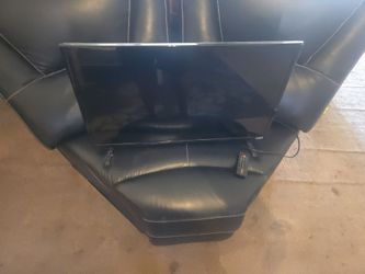 Vizio Flat Screen TV with Remote