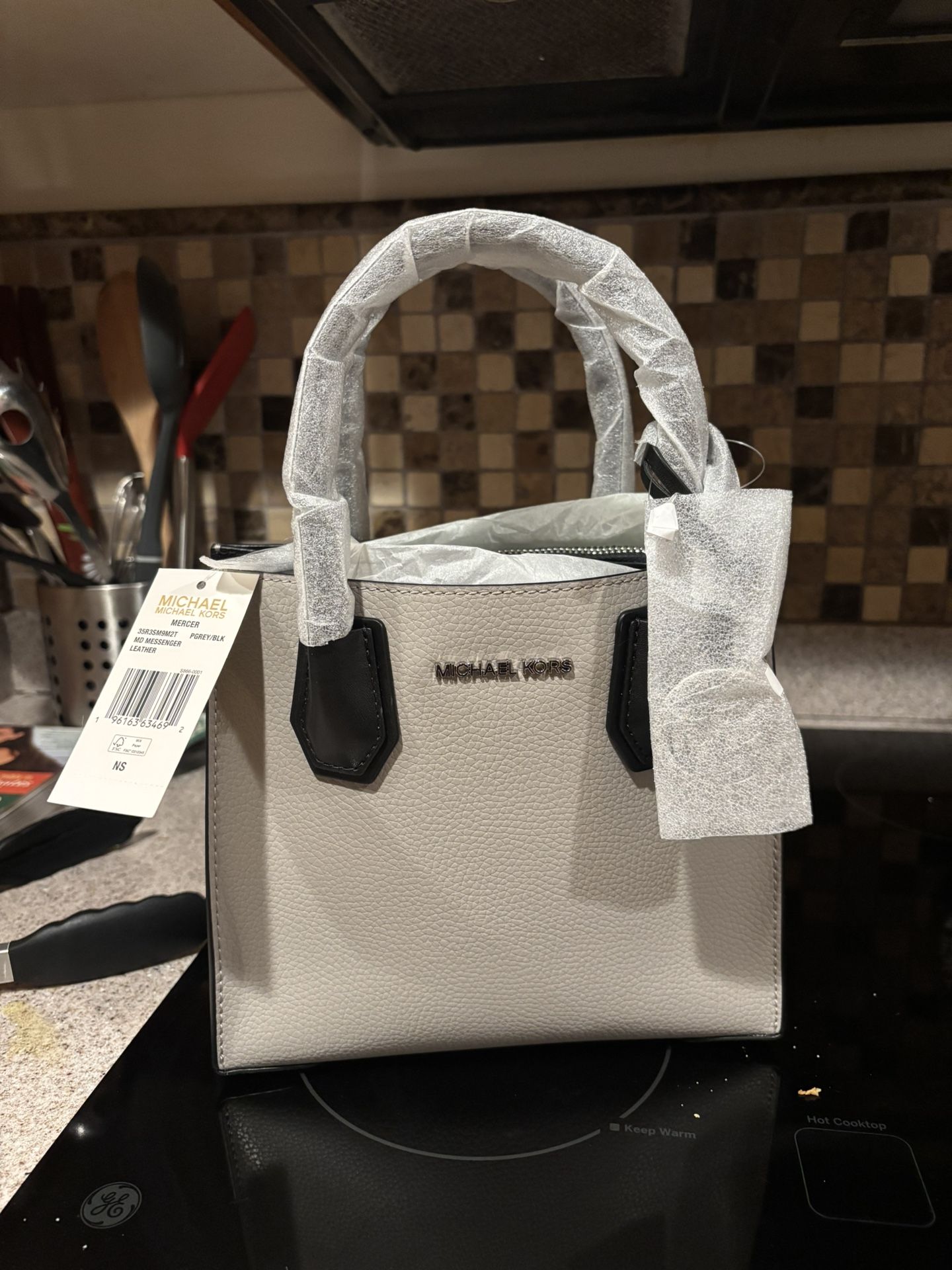 Gorgeous Michael Kors Mercer small handbag