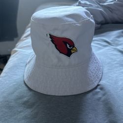 Cardinals bucket hat