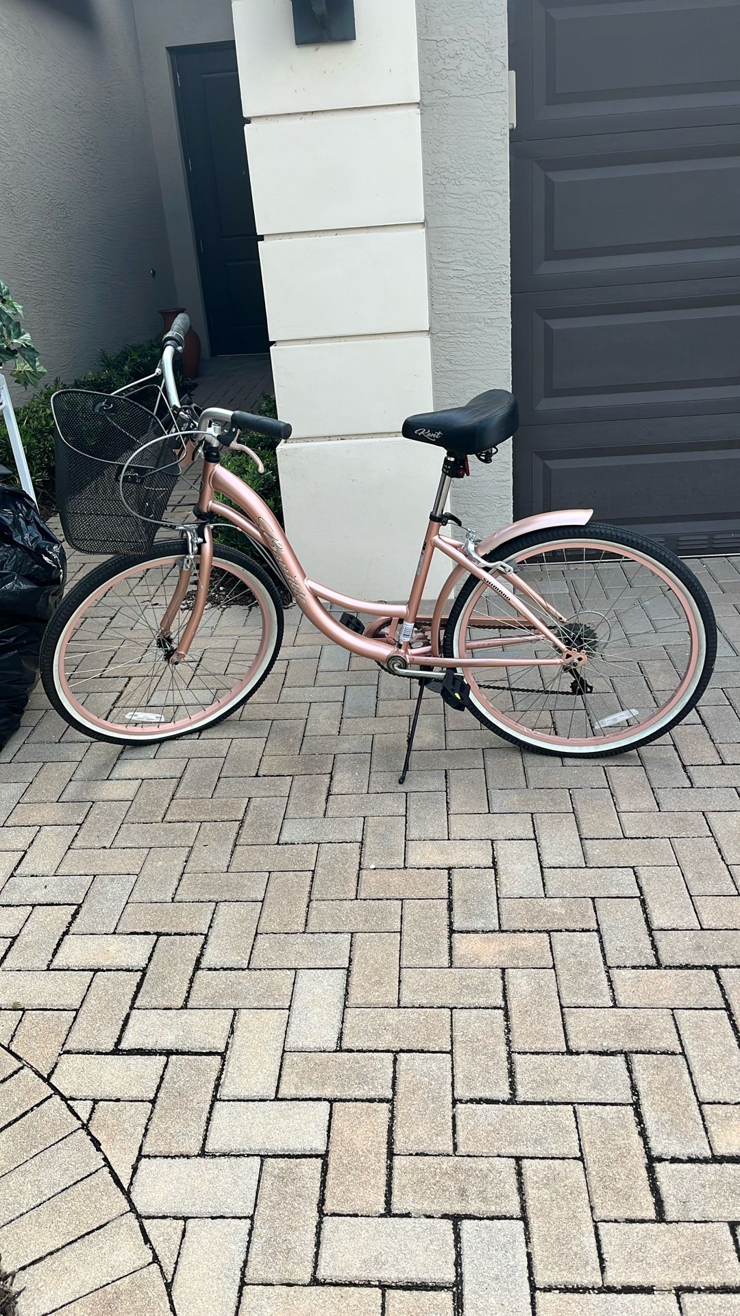 Shimano Women’s Bike. Like New.