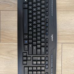 Logitech®MK320 Wireless Straight Full-Size Keyboard & Mouse (Black set)