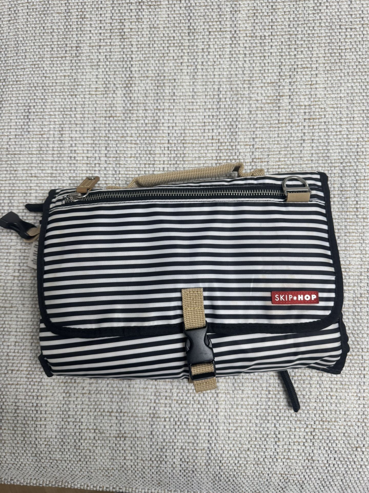 Skip Hop Travel Changing Mat w/ Munchkin Diaper Bag Holder