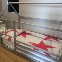 Kids house bed