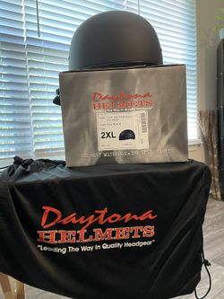 Daytona Motorcycle Helmet/Half Helmet