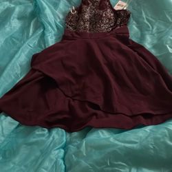 Prom Dress Think The Strap Needs To Be Adjusted Or Kind Of Fixed But It’s New