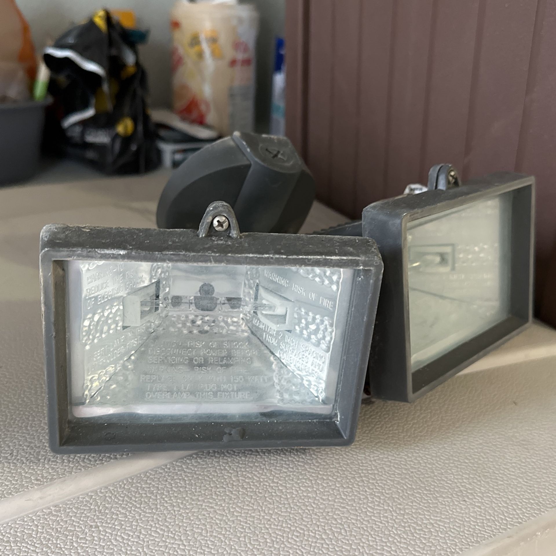 Light Outdoor Halogen Very Powerful for Sale in San Antonio, TX - OfferUp