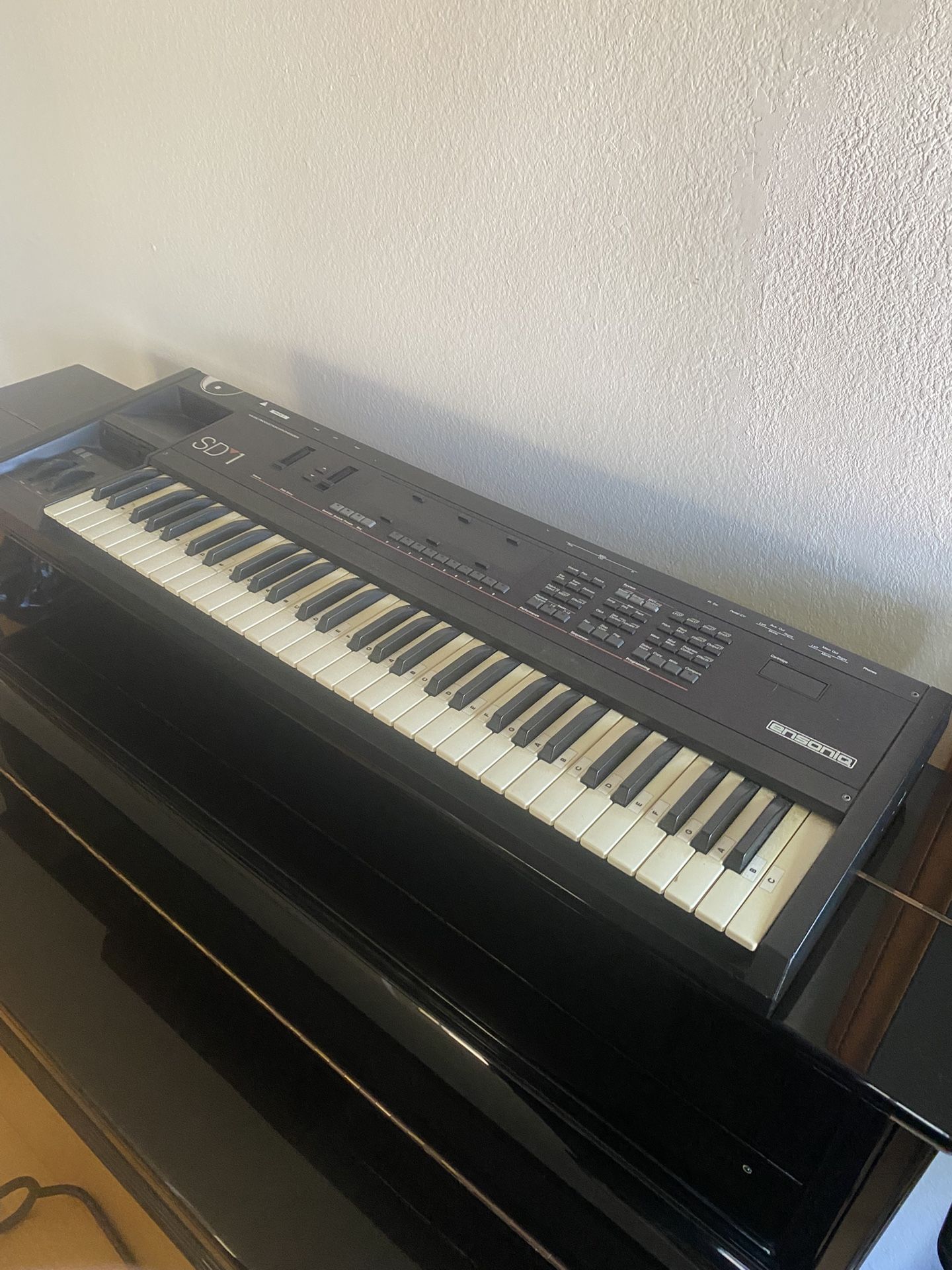 Ensoniq SD 1 Good Condition