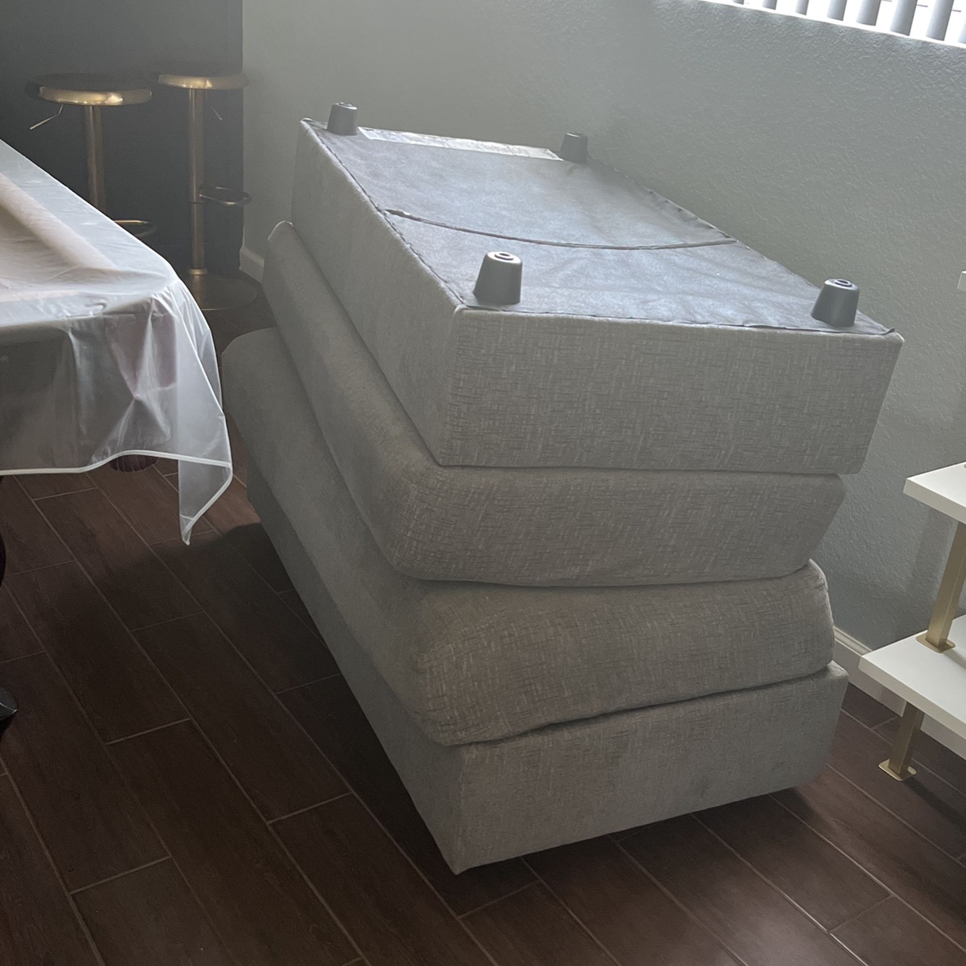Living Spaces MILANI Ottoman (2)