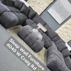 ✨️ Double Chaise Sectional Sofa ✨️ Furniture Queen Bedrooms, Dining Avail 