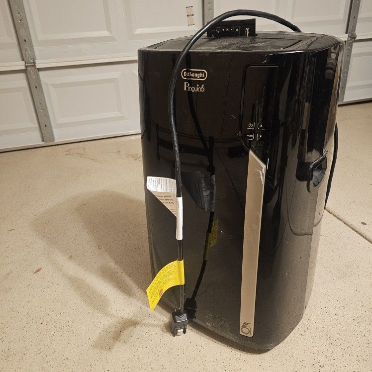 Portable AC w Remote