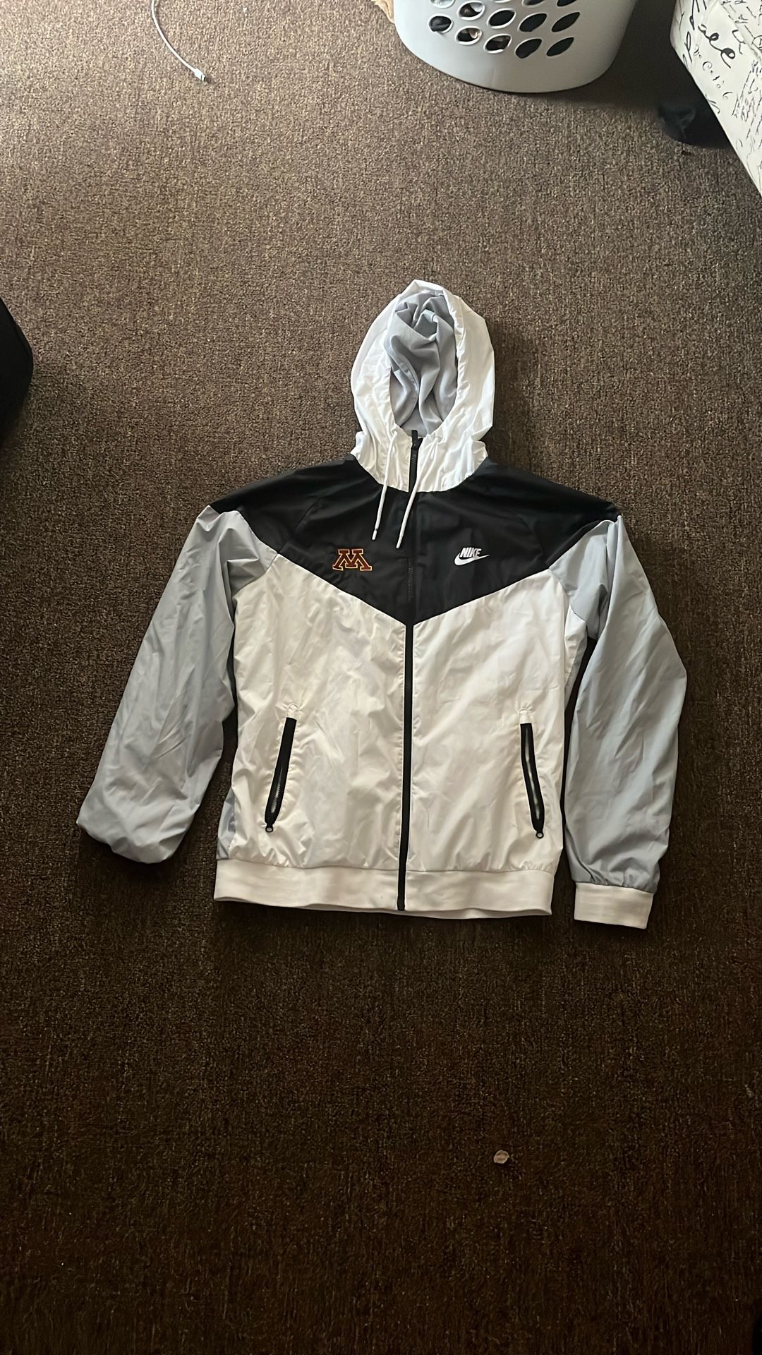 NIKE MENS SPORTSWEAR (Windrunner) MEDIUM