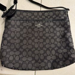 COACH Signature Canvas 