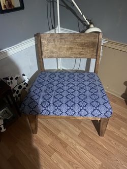 Modern Wooden Lounge Chairs 