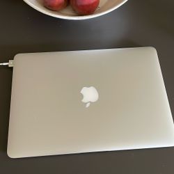 MacBook Air 13”