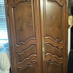 French Country Henredon Ornate Two Door Armoire