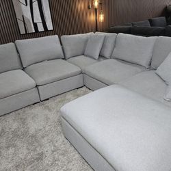 Thomasville Lowell 8-piece Modular Sectional Light Gray