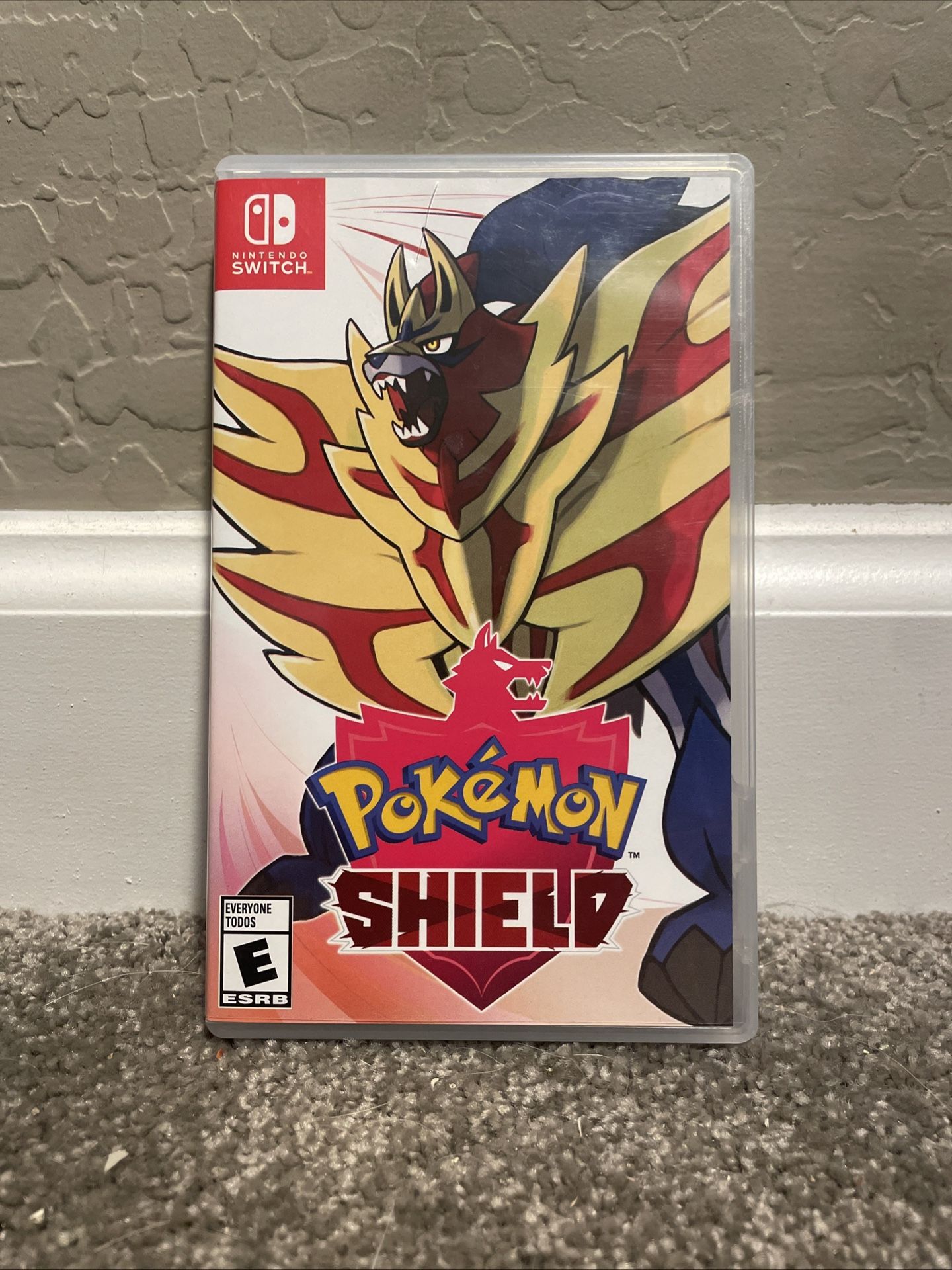 Pokemon Shield Nintendo Switch Game and Case