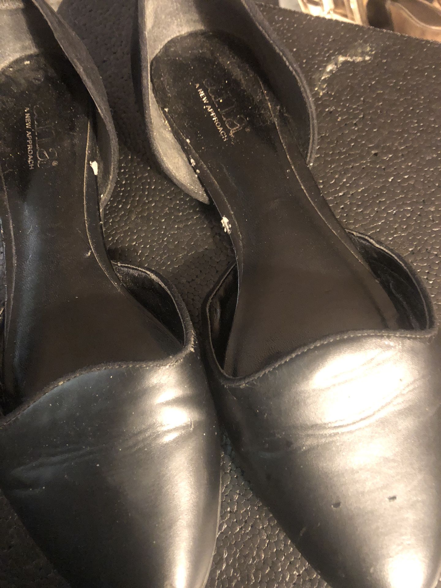 a.n.a. A New Approach. Ladies Flats. Size 8M