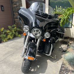 2015 Harley Davidson Harley-Davidson Touring Motorcycle FLHTCU - Electra Glide® Ultra Classic®
