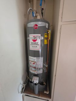 Rheem Performance Gas Water Heater – Like New (2025)