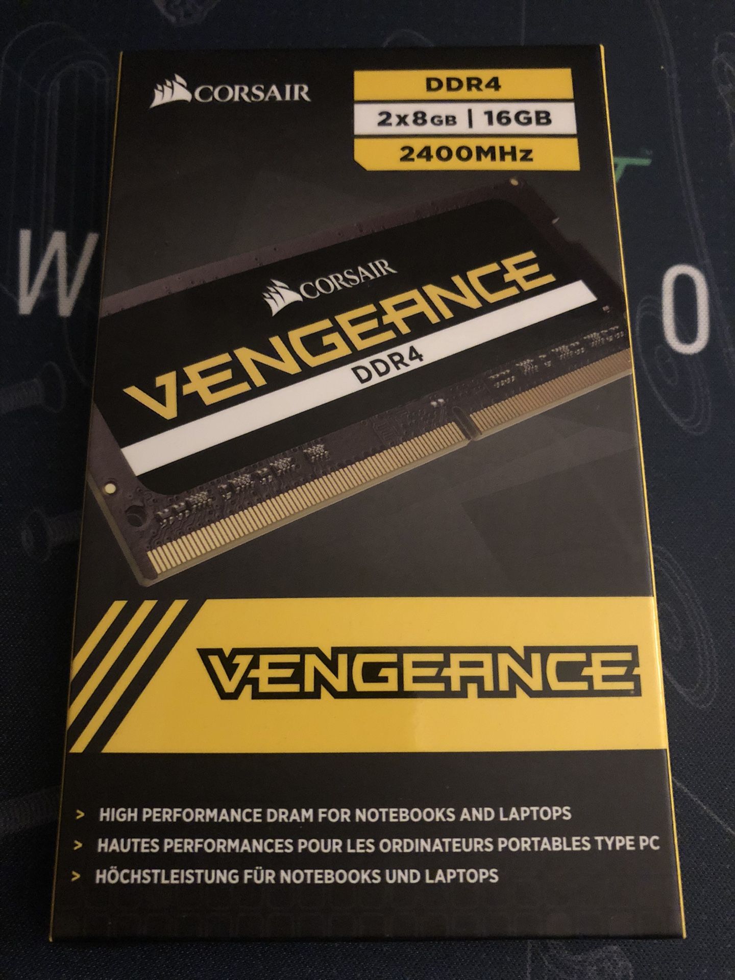 CORSAIR VENGEANCE DDR4 16GB KIT