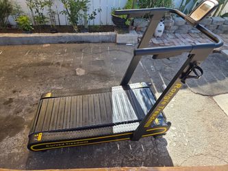 Curved treadmill